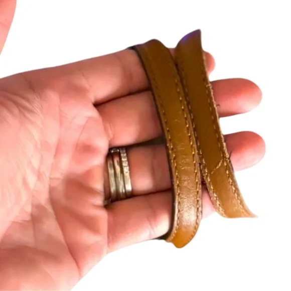 Michael Kors Jet Set Tote - Picture 8 of 11